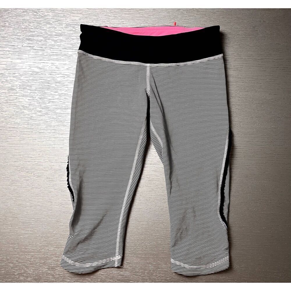Lululemon Women’s RunDay Crop Stripe Black White Leggings Size 6 EUC